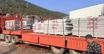 中山 芝麻灰花岗岩光面毛板出货日常