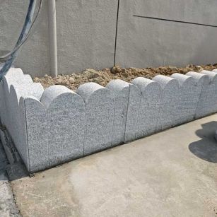 中山 芝麻白花岗岩花边石铺装效果图