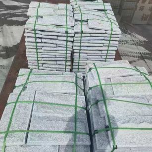 中山 芝麻白蘑菇石装车出货