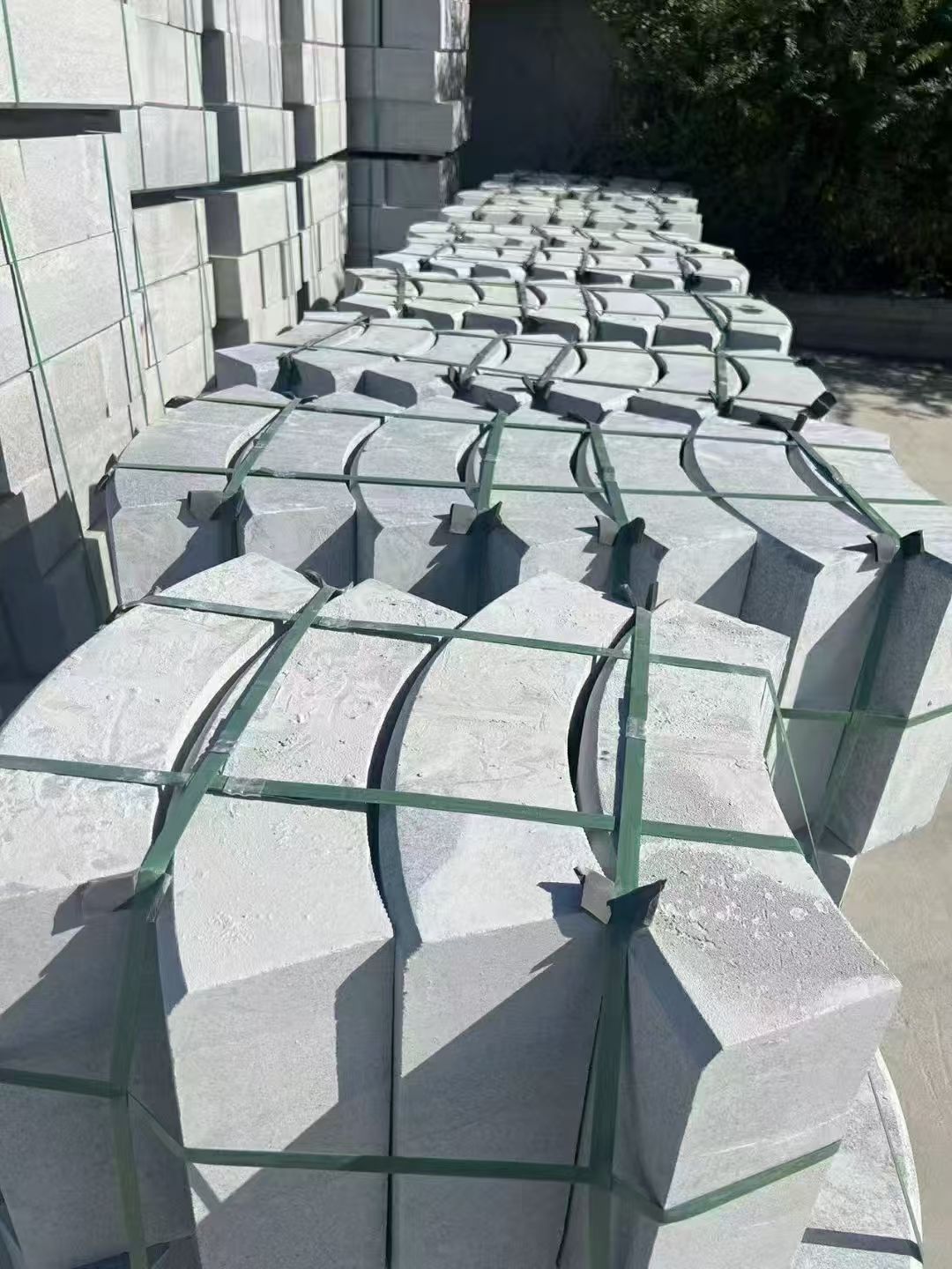 中山 芝麻灰弧形路沿石