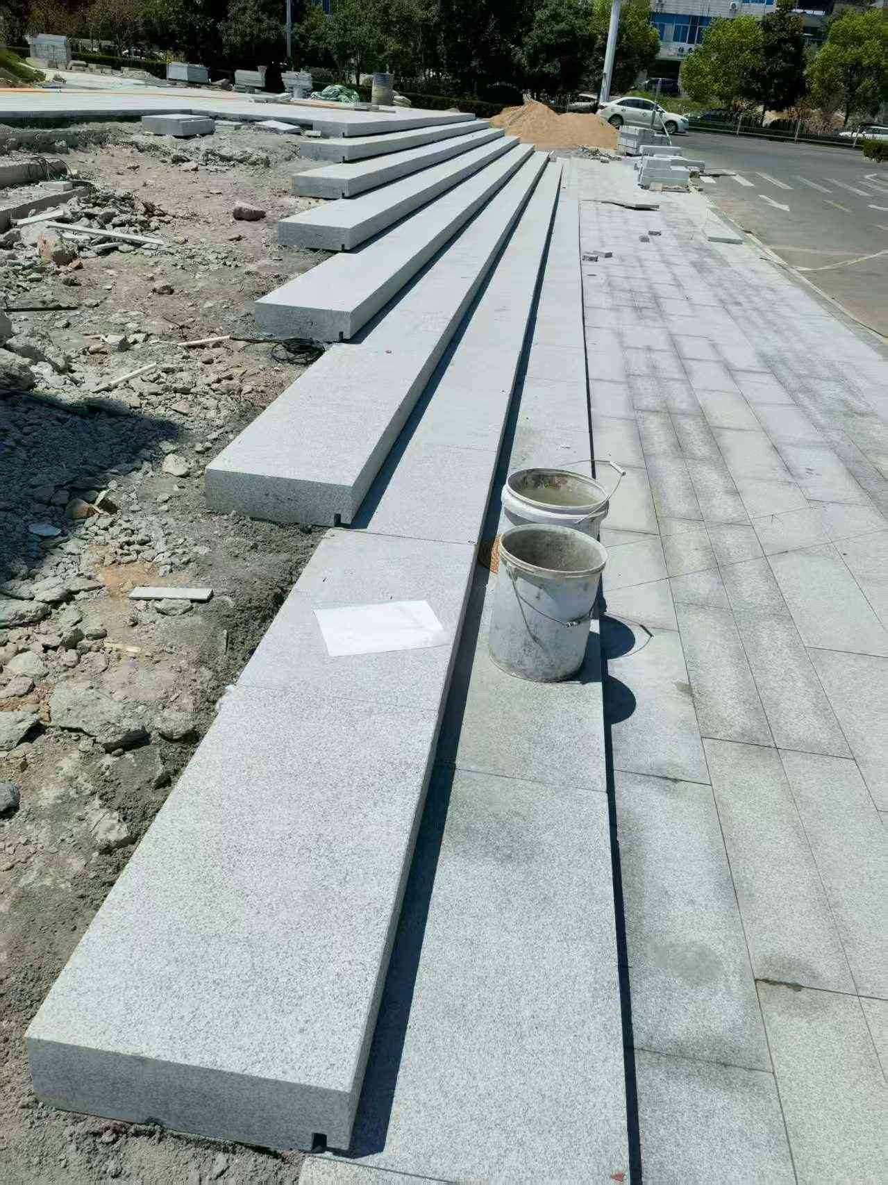 中山 芝麻白整石台阶，施工现场