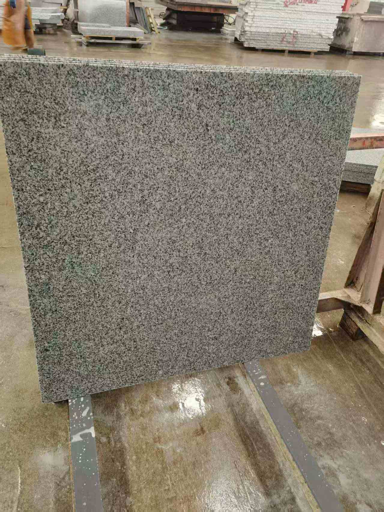 中山 芝麻白光面900*900，高地铁标准