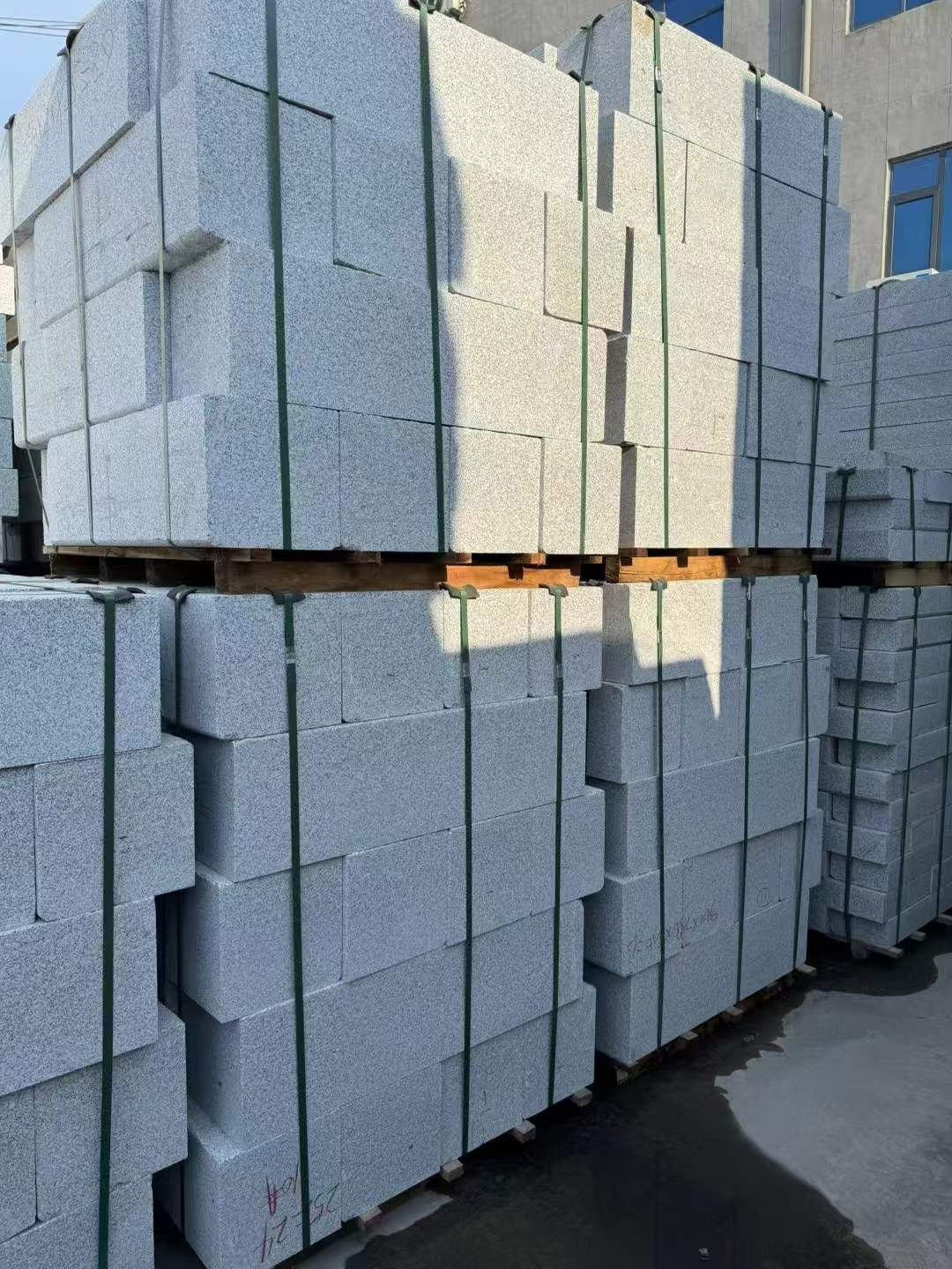 中山 芝麻白路沿石