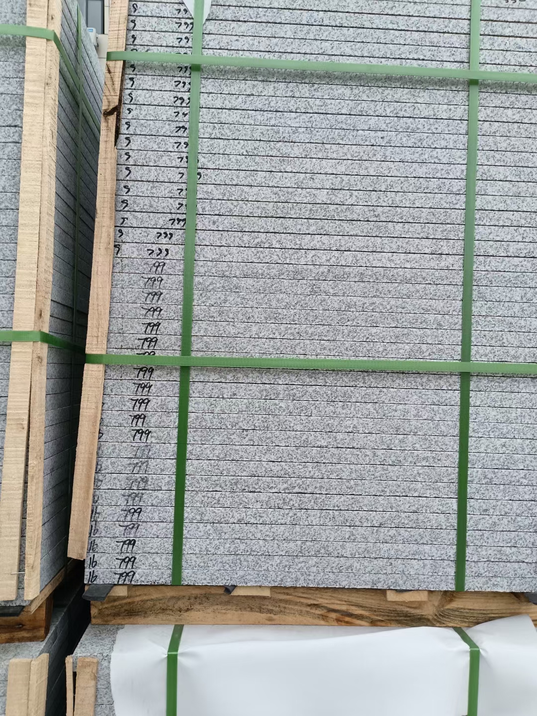 中山 芝麻白石材地铺做法